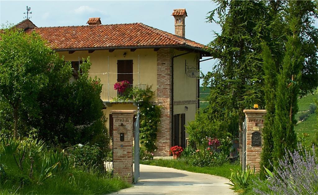 Agriturismo Tre Stelle Барбареско Экстерьер фото
